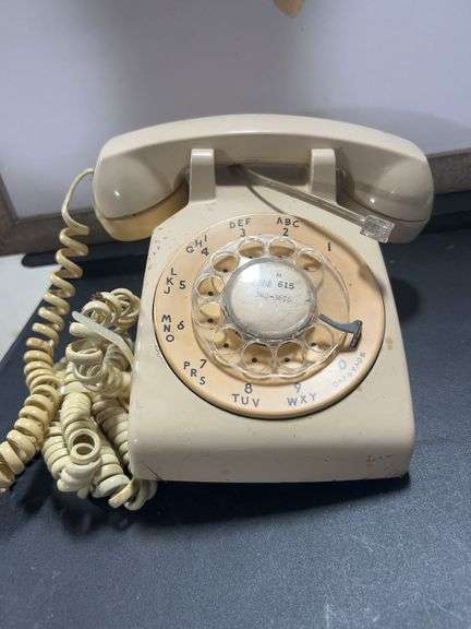 Early Pulaski TN Rotary/Dial table model phone