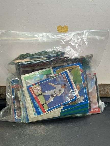 Nice large ziploc of Baseball cards