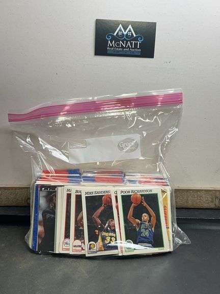 Large lot of basketball cards