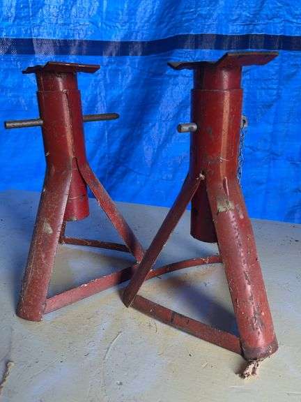 Jack stands