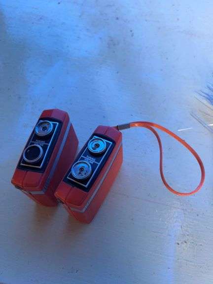 Neat vintage mini partner radios