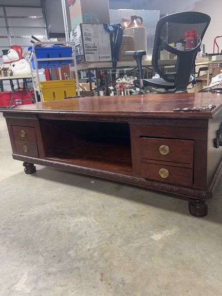 Detailed Heavy center Table handmade by Mr Gordon Pulaski TN