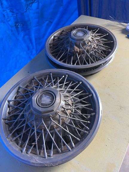 Set of 4 Vintage Buick hub caps