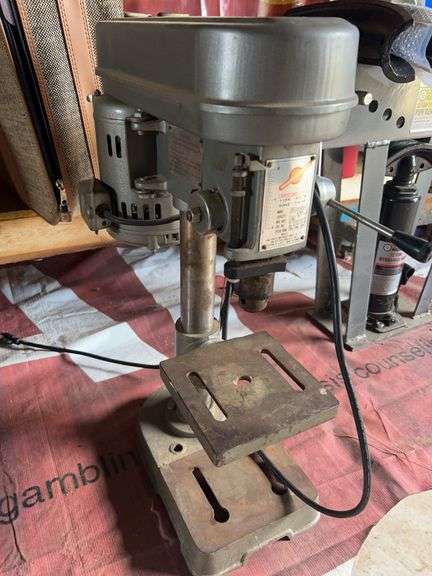 3 speed drill press  1/4 HP -Good working as it should