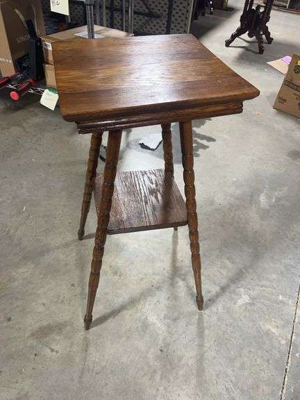 Handmade Lamp table by Mr Gordon Pulaski TN