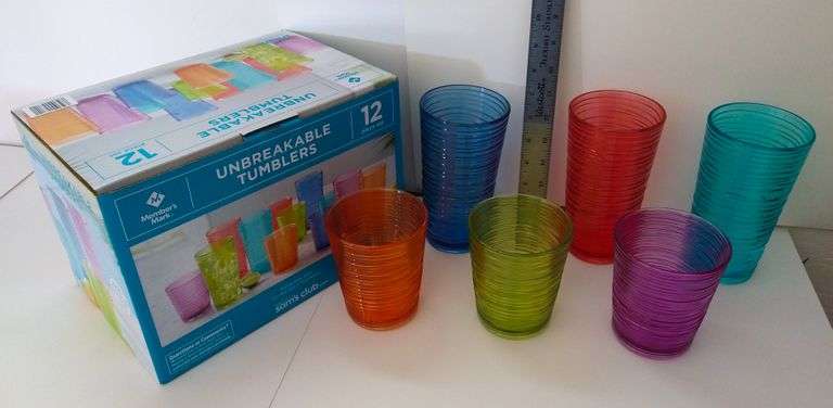 SET OF 7 GREEN STEMMED WATER GLASSES, SET OF 12 UNBREAKABLE TUMBLERS