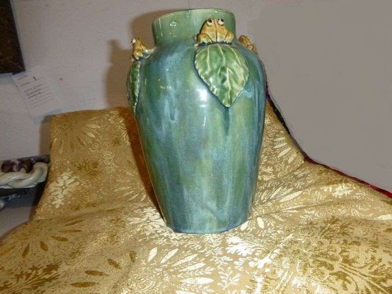 HANDMADE POTTERY VASE WITH FROGS, LARGE GOLD RECTANGULAR MARTHA STEWART TABLECLOTH