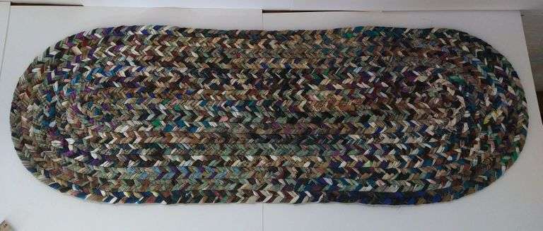 KLIND POTTERY, HINSDALE, MONTANA,  HANDMADE COLLECTION OF A 13X13 PLATTER, 4 ICE CREAM CUPS, 12X36 BRAIDED TABLE RUG