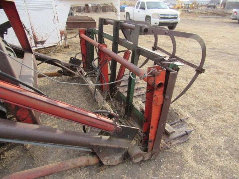 FARMHAND RANCH HAND HAY STACKING MACHINE - DRIVE TIRES LOOK GOOD ...