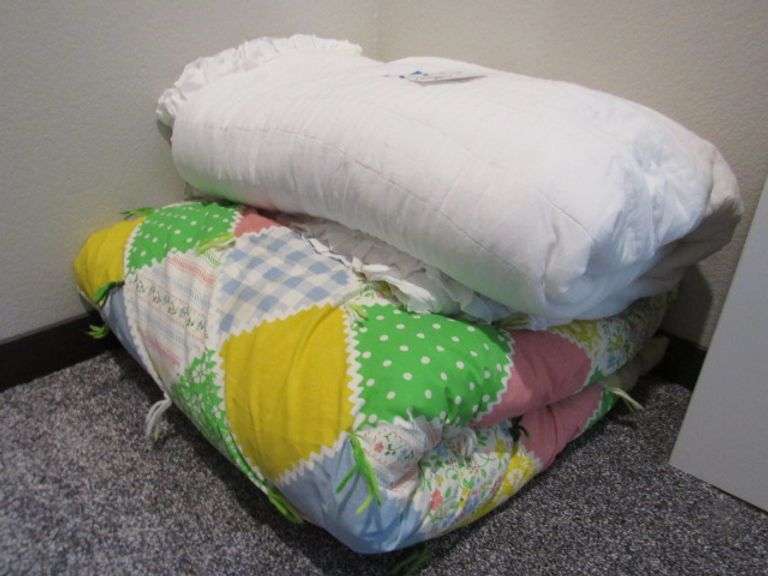 TWO COMFORTER / QUILTS - FULL/QUEEN