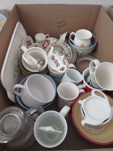 BOX OF HOUSEHOLD CUPS SAUCERS AND BOWLS