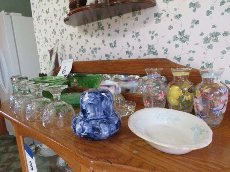 ASSORTED GREEN DEPRESSION WARE AND OTHER GLASSES