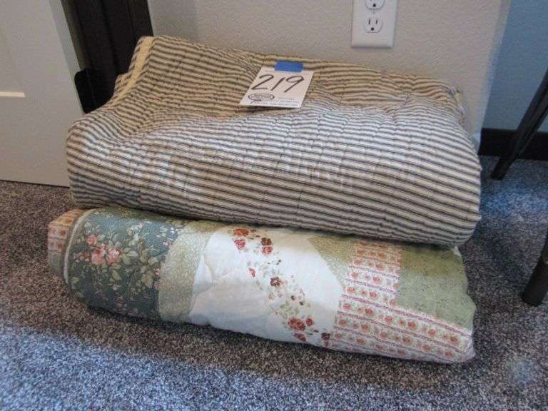 TWO COMFORTER / QUILTS - FULL/QUEEN