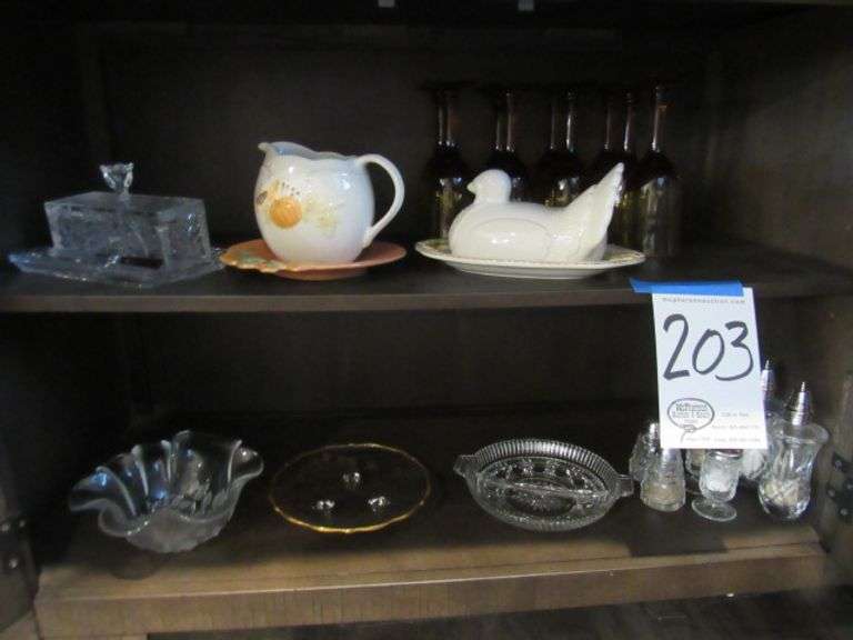 CONTENTS OF THE HUTCH / BUFFET