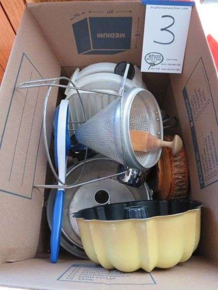 2 BOXES OF HOUSEHOLD BUNDT CAKE PAN CAKE STAND LARGE PYREK BOWL AND ETC