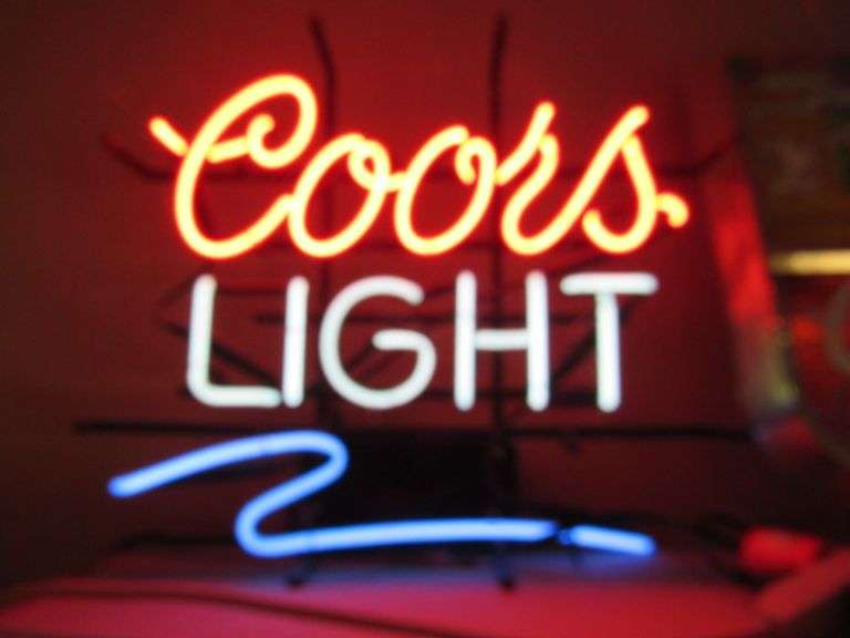 COORS LIGHT NEON SIGN 20" X 17"