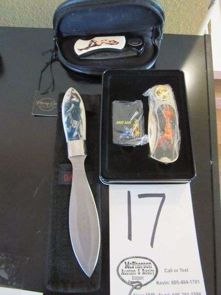 THREE PIN UP GIRL COLLECTOR KNIVES