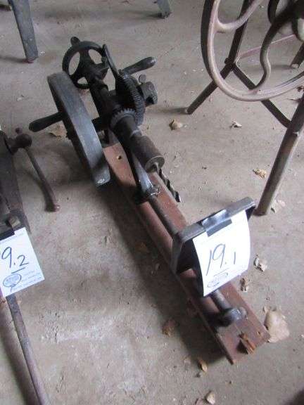 HAND CRANK WALL MOUNT DRILL PRESS - VERY GOOD