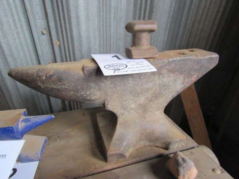 18.5" 7"WIDE 8.5" TALL LARGE ANVIL