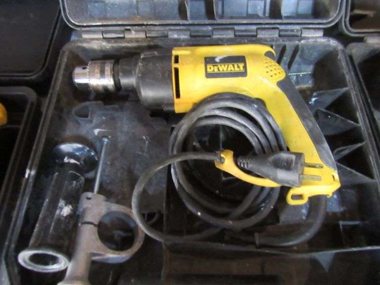 DEWALT 3/8" DRILL WITH CASE
