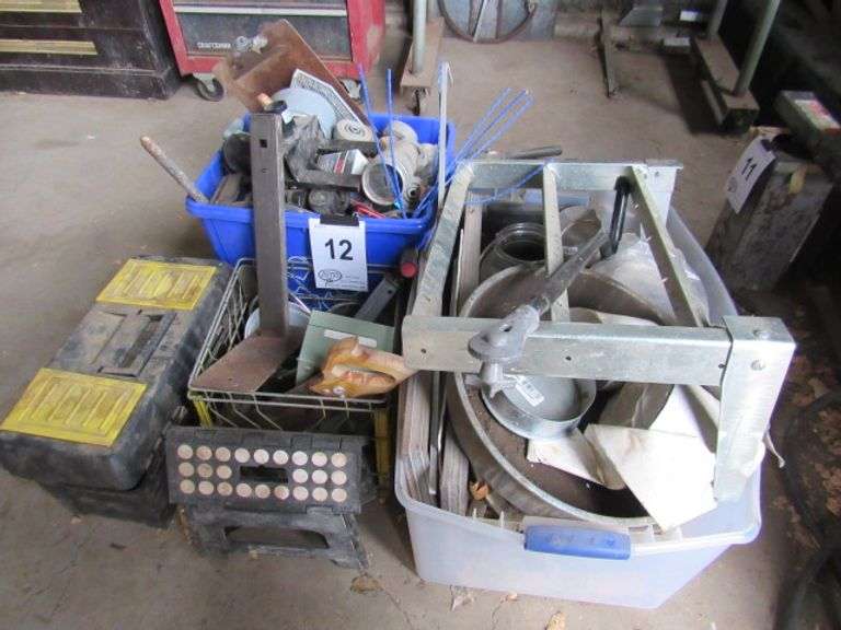 GROUP OF TOOLS AND HARDWARE