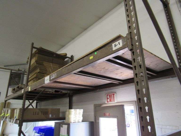 PALLET RACKING INCLUDES 3 UPRIGHTS THAT 4' DEEP 12' TALL INCLUDES 6-9 ...