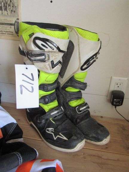 SIZE 10 ALPINE STAR MENS MOTORCYCLE BOOTS LIME GREEN WITH CHEST PROTECTORS(L/XL) AND A SET OF FLY RACING MOTORCYCLE OUTFIT SIZE LARGE, PANTS ARE SIZE 36, AND A YOUTH GOGGLE