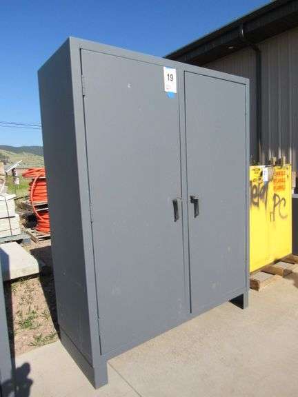 HEAVY DUTY METAL SHOP CABINET DOUBBLE DOOR WITH ADJUSTABLE SHELVING 60"X79"X24"D