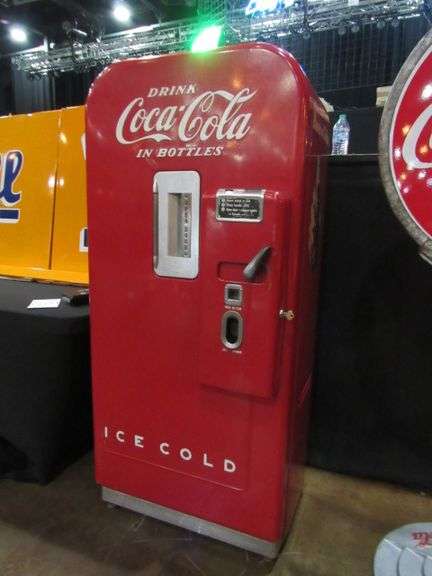 VENDO MODEL 39 COCA COLA MACHINE WORKING CONDITION - EXCELLENT 60" TALL