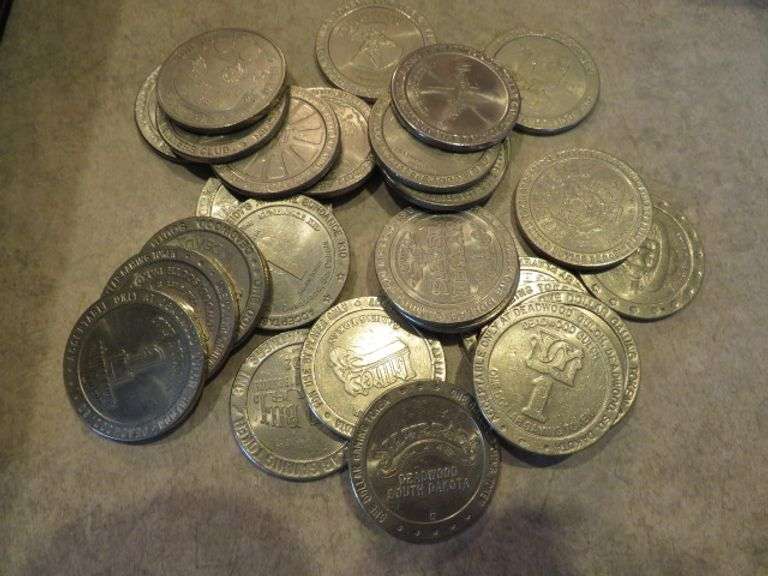 SLIM JIM MUG APPROX 25 VARIOUS DEADWOOD CASINO TOKENS
