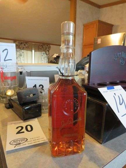 MUST BE 21 TO PURCHASE JACK DANIELS BARELL HOUSE 1 BOTTLE OF JACK DAINELS WHISKEY IN WOODEN CASE