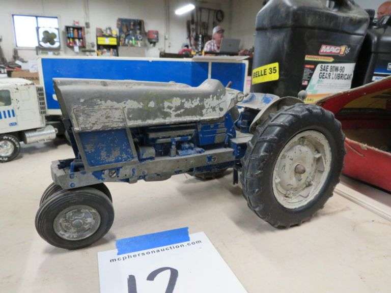 FORD NARROW FRONT TOY TRACTOR