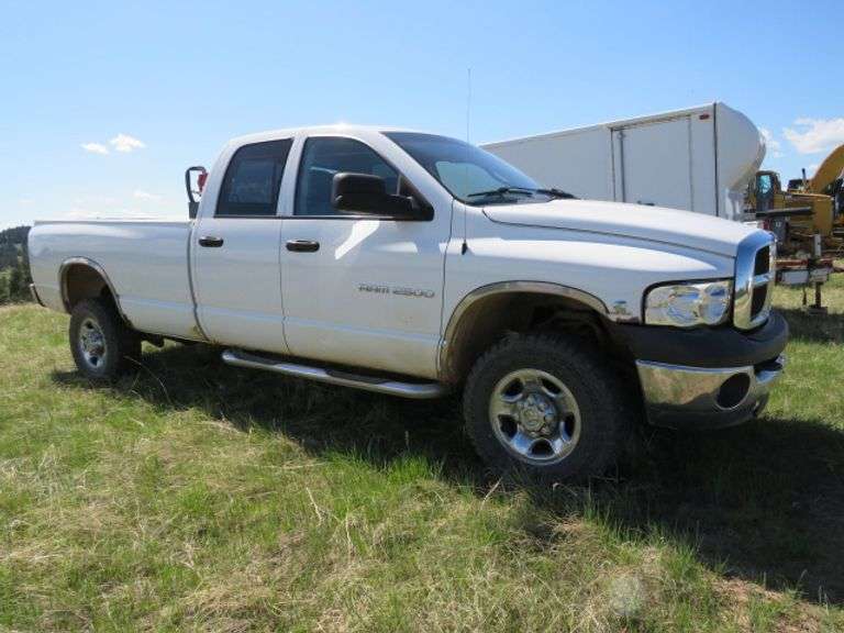 2004 DODGE 2500 CREW CAB ST CUMMINS 4X4 AUTO TRANSMISSION AIR CONDITION - TILT WHEEL - POWER WINDOWS AND LOCKS - 24 VALVE DIESEL ( new engine at 65,000 miles) - 8' BED WITH WITH DIAMOND PLATE BED RAILS AND L-SHAPED AUXILARY FUEL TANK AND FILL RITE 12 VOLT PUMP(works great) - MILES:152,855 VIN 3D7KU28C44G105011 KENDA KEVLAR 17" ALL SEASON TIRES - PICKUP RUNS AND OPERATES