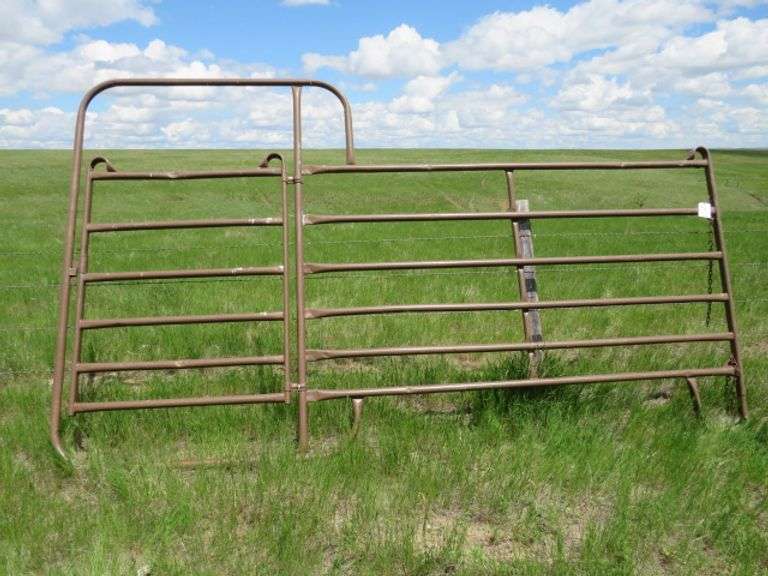 12' GATE PANEL WITH A 44" WALK THRU GATE NOT SURE THE MAKE? POSSIBLY A PRIEFERT