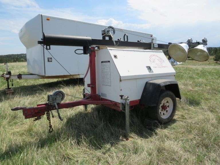 JOY LIGHT STAND WITH 3 CYL IZUZU DIESEL MOTOR - runs and operates