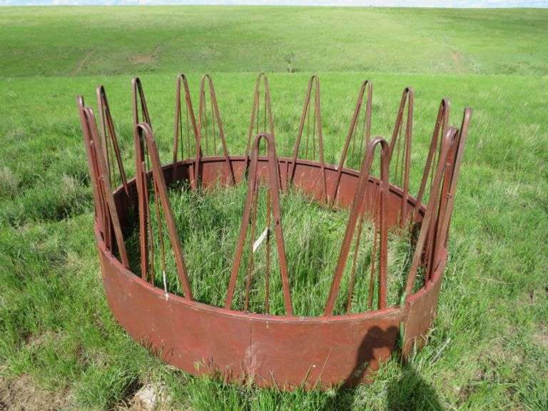 8' ROUND BALE FEEDER - OPEN TOP RISERS - McPherson Auction & Realty