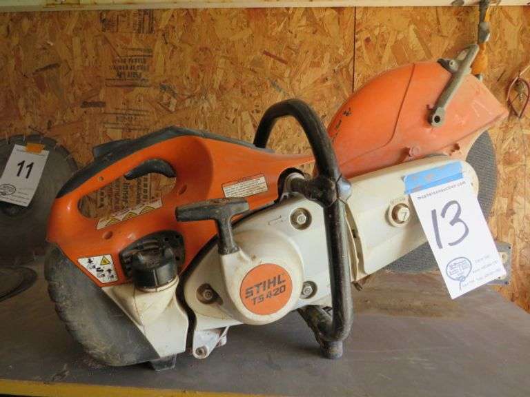 STIHL MODEL TS420 HAND HELD CUTOFF SAW - GAS - RUNS GREAT BUT WILL NEED A TUNE UP
