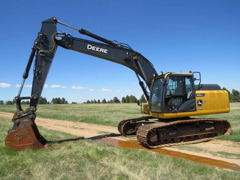 2021 JOHN DEERE 210 GLC EXCAVATOR WITH GPS HAS 31 1/2" PADS - sells with bucket - fresh engine oil and filter and new fuel filter