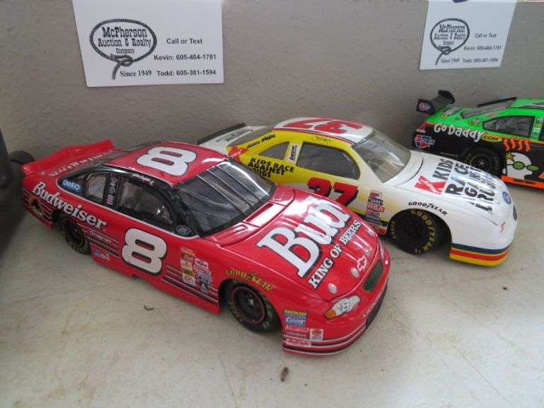 2 DIECAST CARS