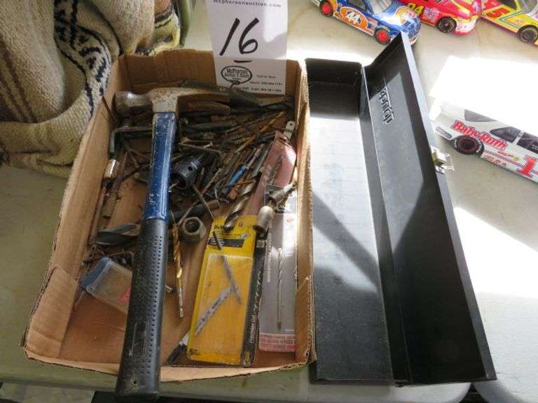 BOX OF TOOLS OF PITTSUBURG METAL SOCKET ORGANIZER