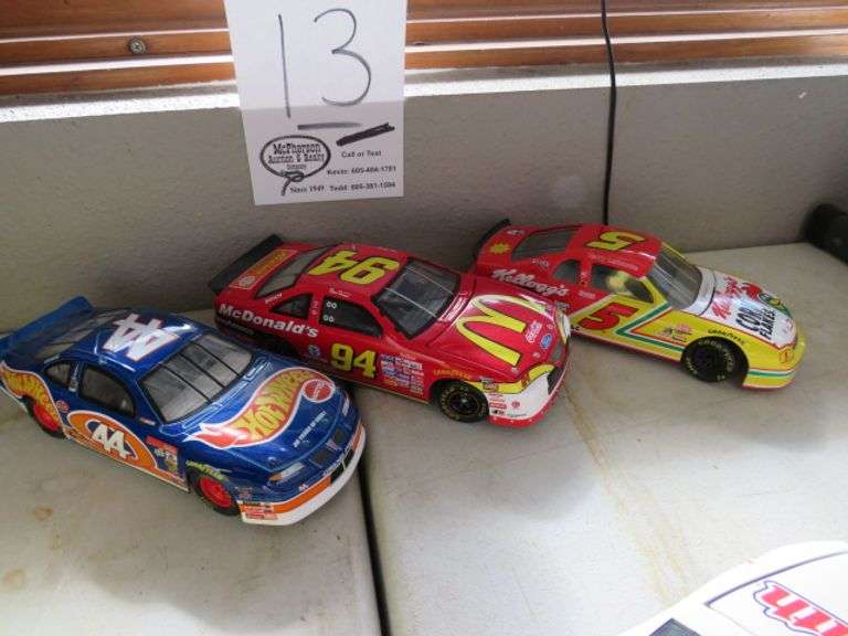 2 DIECAST CARS