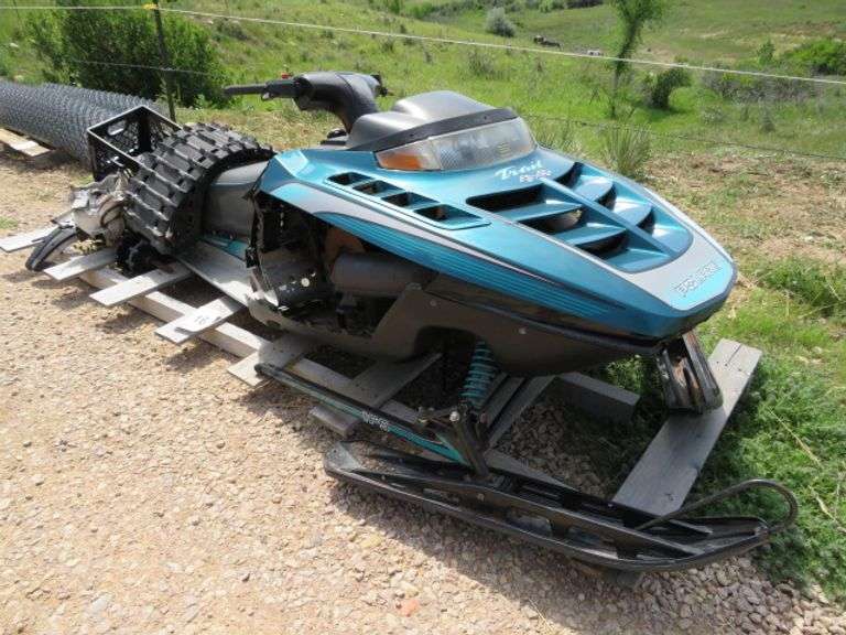 SNOW MOBILE FOR PARTS, YAMAHA TRAIL - NO TITLE