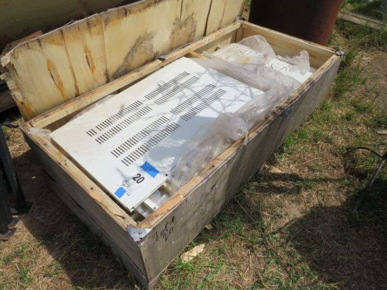 HANDICAP WHEELCHAIR LIFT, NEW IN CRATE - HAS ISSUES - SEE SELLER