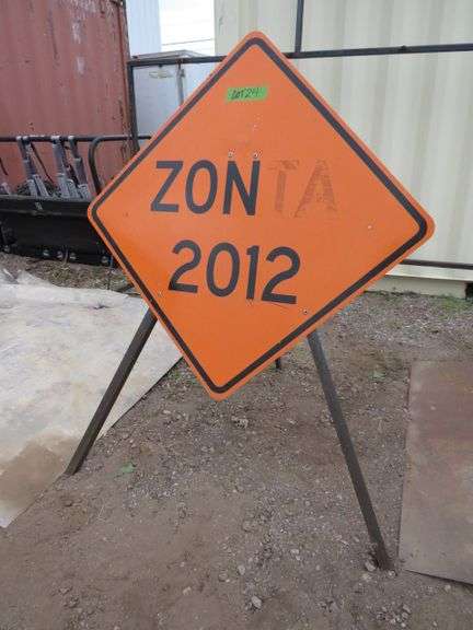 DIAMOND ROAD SIGN
