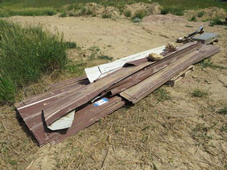 PALLET OF ROOF TIN