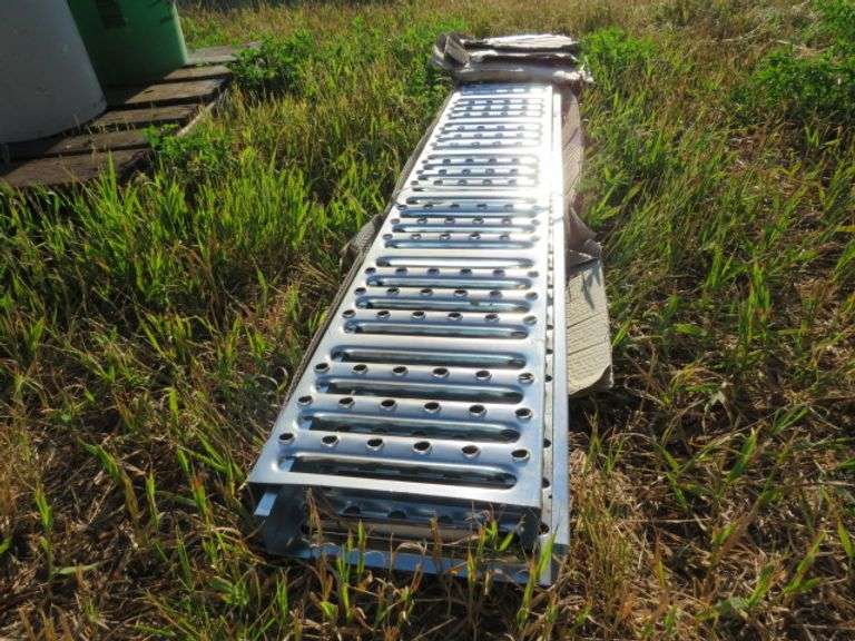 PAIR OF BRAND NEW LOAD RAMP / WALK WAY  - ALUMINUM