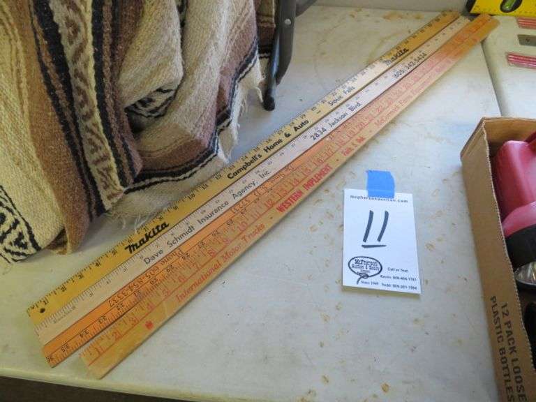 GROUP OF YARD STICKS, LEVEL AND RULERS