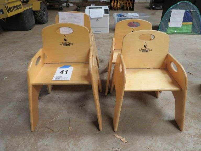 FOUR CHAIRRIES KIDS WOODEN CHAIRS AND THREE BOOK THEMED NAP MATS