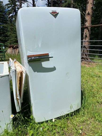 VINTAGE HOTPOINT UPRIGHT REFRIGERATOR - NEEDS  WORK BUT IS A GREAT DISPLAY ITEM FOR ANY MAN CAVE OR VINTAGE STORE