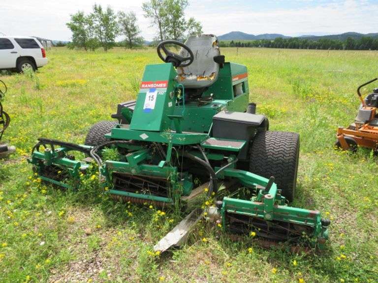 1994 Ransom Reel Mower Model 945002 - DIESEL POWER - 4X4 - MACHINE WILL NEED WORK AND ISNT CURRENTLY RUNNING HAS SAT IDLE FOR SEVERAL YEARS
